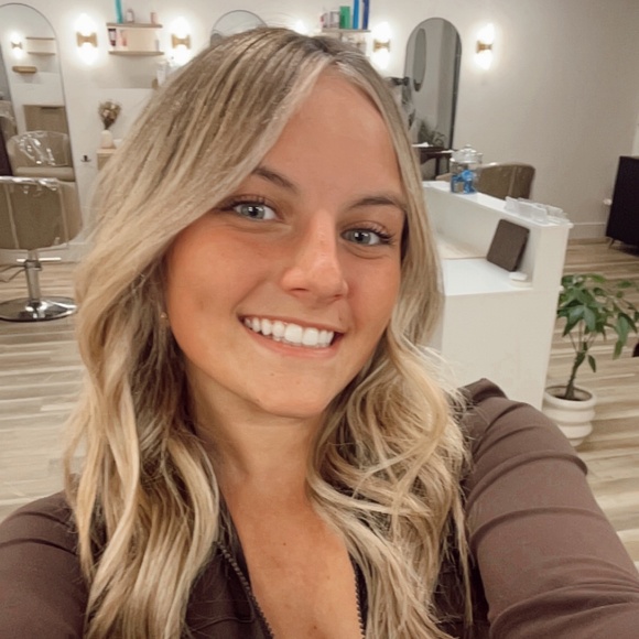 Meet your Posher, Michele - Picture 1 of 1